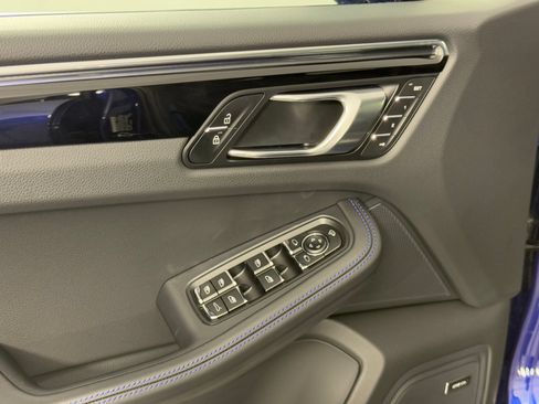 Certified 2026 Porsche Macan AWD/4WD image 14