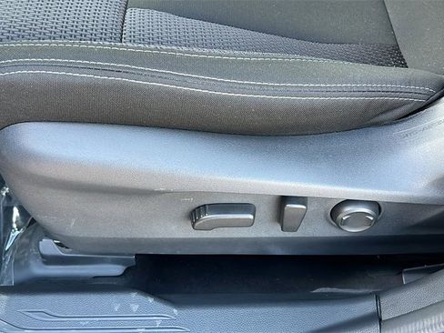 Used 2023 Subaru Outback Premium image 12