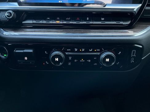 Used 2025 Chevrolet Silverado 1500 LT image 24