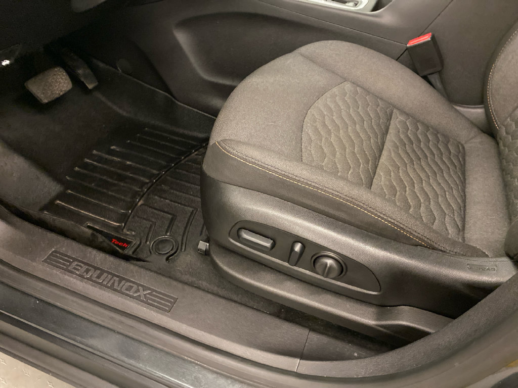 Used 2018 Chevrolet Equinox LT FWD image 13