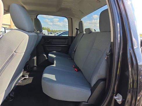Used 2015 RAM 1500 Express RWD image 10