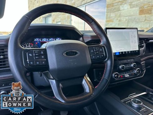 Used 2022 Ford Expedition Max Limited image 11