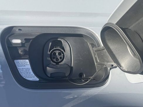 Used 2023 Audi Q4 e-tron Premium image 13