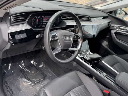 Used 2022 Audi e-tron Premium w/ Convenience Plus Package AWD/4WD image 15