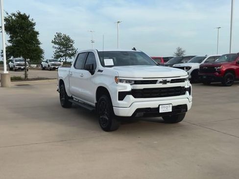 Used 2024 Chevrolet Silverado 1500 RST w/ Convenience Package II AWD/4WD image 3