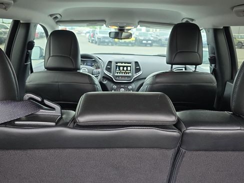 Used 2023 Jeep Cherokee Altitude Lux w/ Mopar Interior Package AWD/4WD image 29