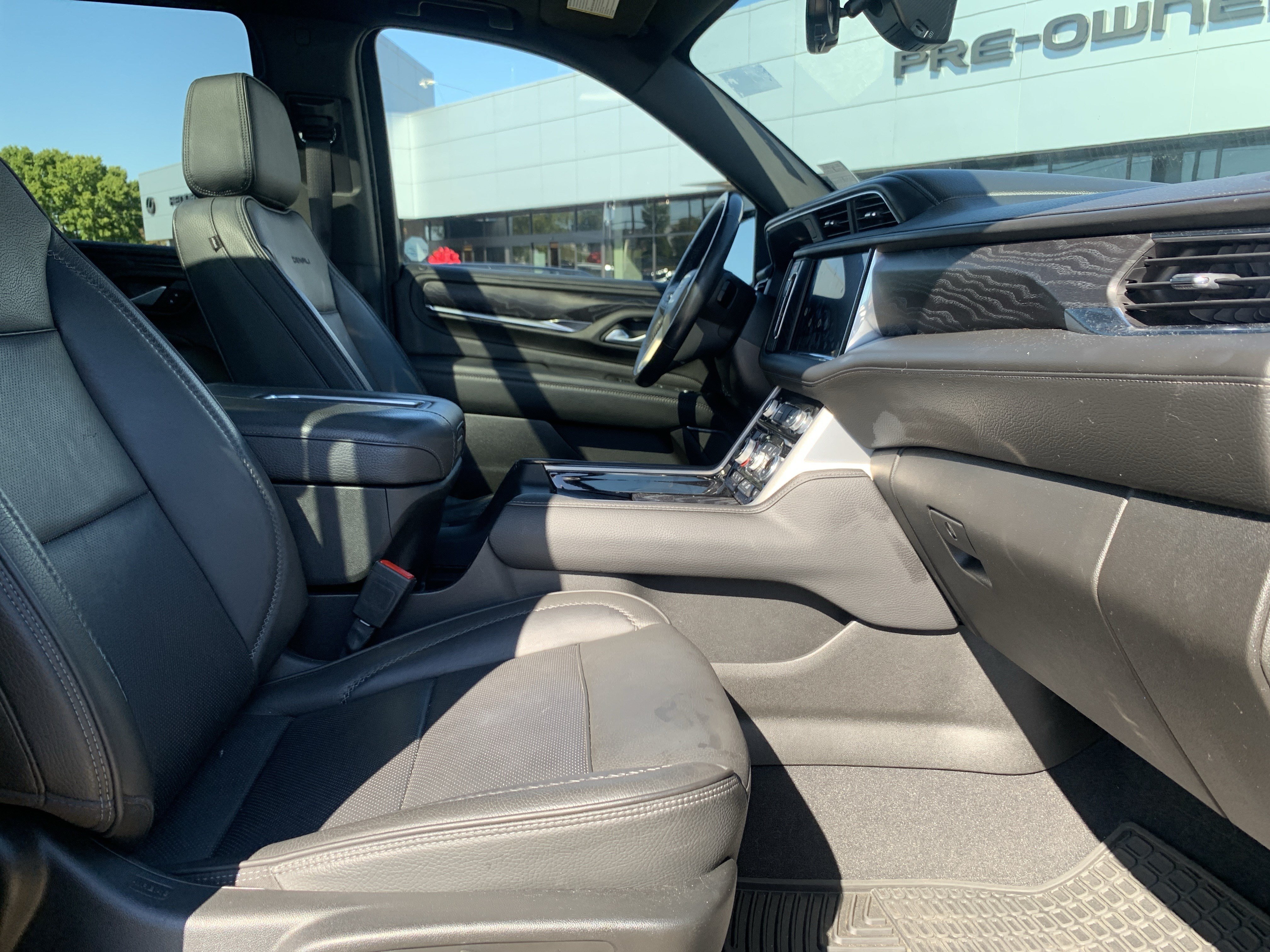 Used 2022 GMC Yukon Denali w/ Advanced Technology Package AWD/4WD image 35