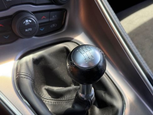 Used 2022 Dodge Challenger R/T Scat Pack RWD image 19
