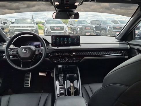 Used 2025 Honda Accord Sport image 29