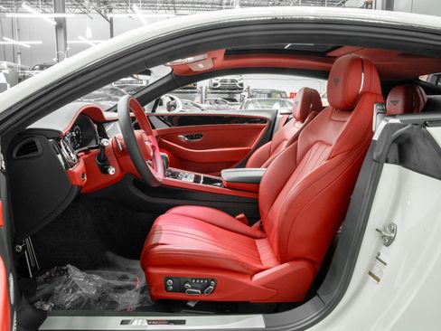 Used 2025 Bentley Continental GT AWD/4WD image 23