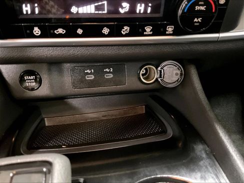 Used 2024 Nissan Rogue SV w/ SV Premium Package image 27