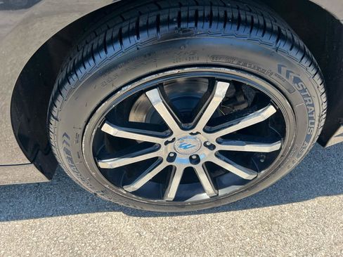 Used 2014 Ford Fusion SE w/ Equipment Group 202A FWD image 3
