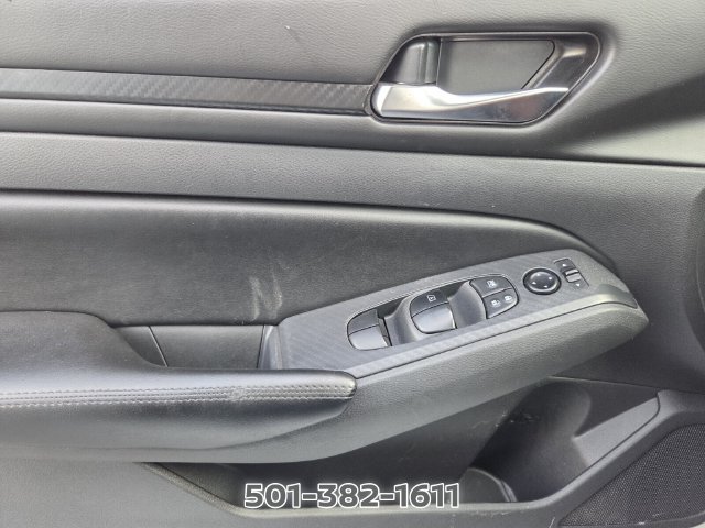 Used 2025 Nissan Altima 2.5 SV FWD image 29