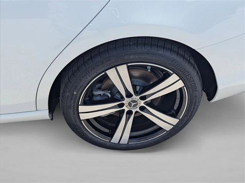 Used 2025 Mercedes-Benz C 300 Sedan image 9