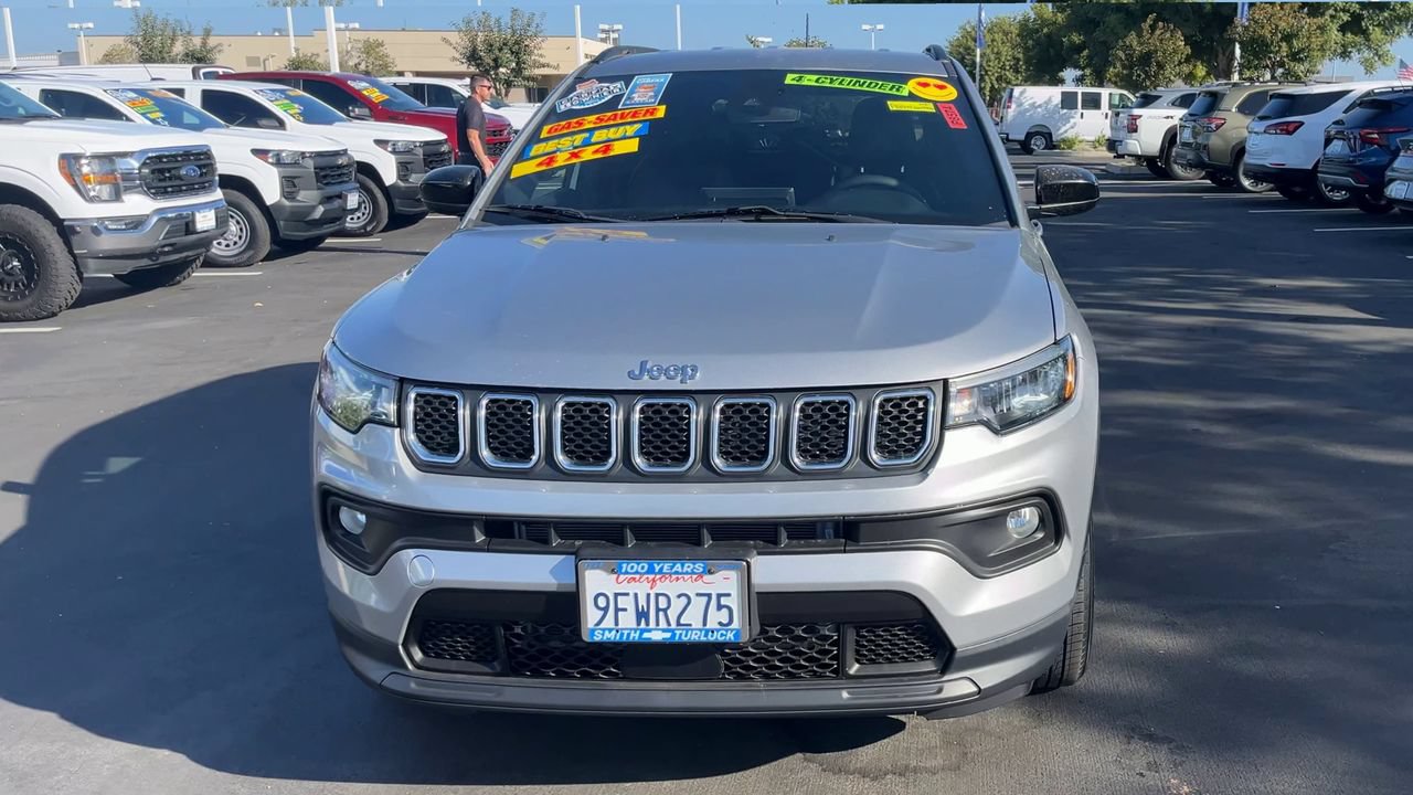 Used 2023 Jeep Compass Latitude AWD/4WD image 2