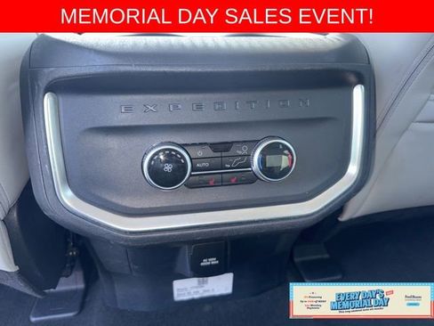 Used 2025 Ford Expedition Platinum w/ Driver's Package AWD/4WD image 20