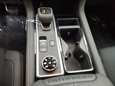 New 2025 Nissan Pathfinder SV image 14
