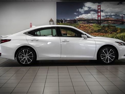 Certified 2025 Lexus ES 300h w/ Premium Package FWD image 5