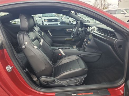 Used 2021 Ford Mustang Shelby GT500 w/ Technology Package RWD image 9