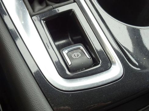 Used 2022 Chevrolet Equinox Premier FWD image 20