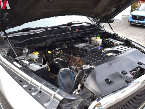 Used 2011 RAM 2500 Laramie w/ Cold Weather Group image 32