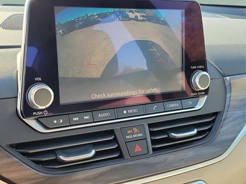 Used 2025 Nissan Altima 2.5 SV FWD image 27