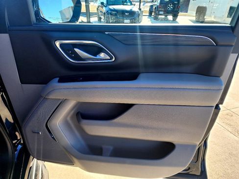 Used 2023 GMC Yukon XL SLT image 30