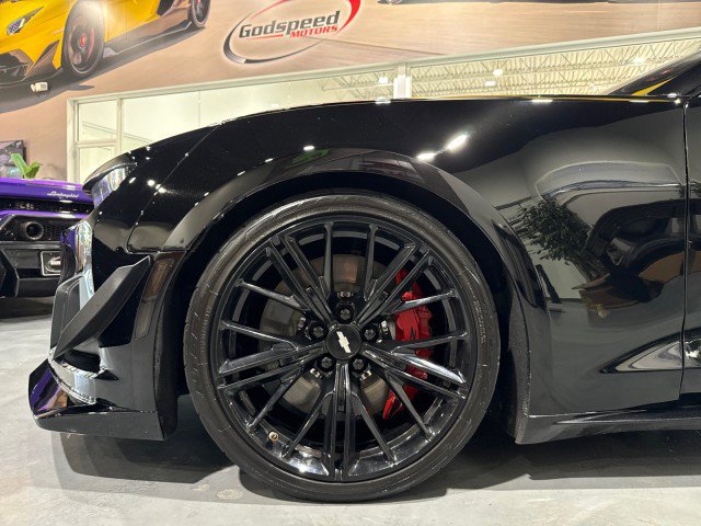 Used 2018 Chevrolet Camaro ZL1 RWD image 9