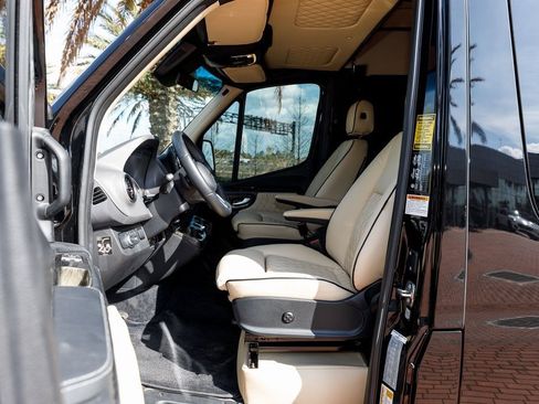 Used 2022 Mercedes-Benz Sprinter 3500 image 37