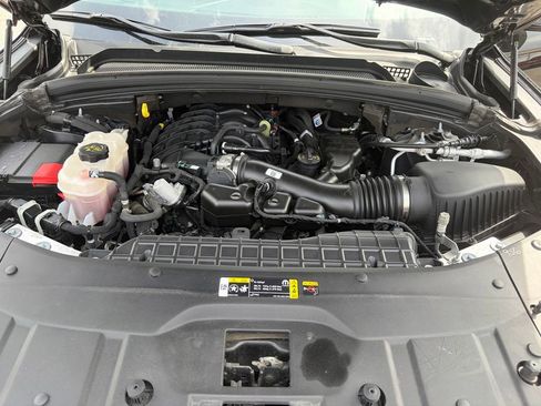 Used 2024 Jeep Grand Cherokee Altitude AWD/4WD image 19