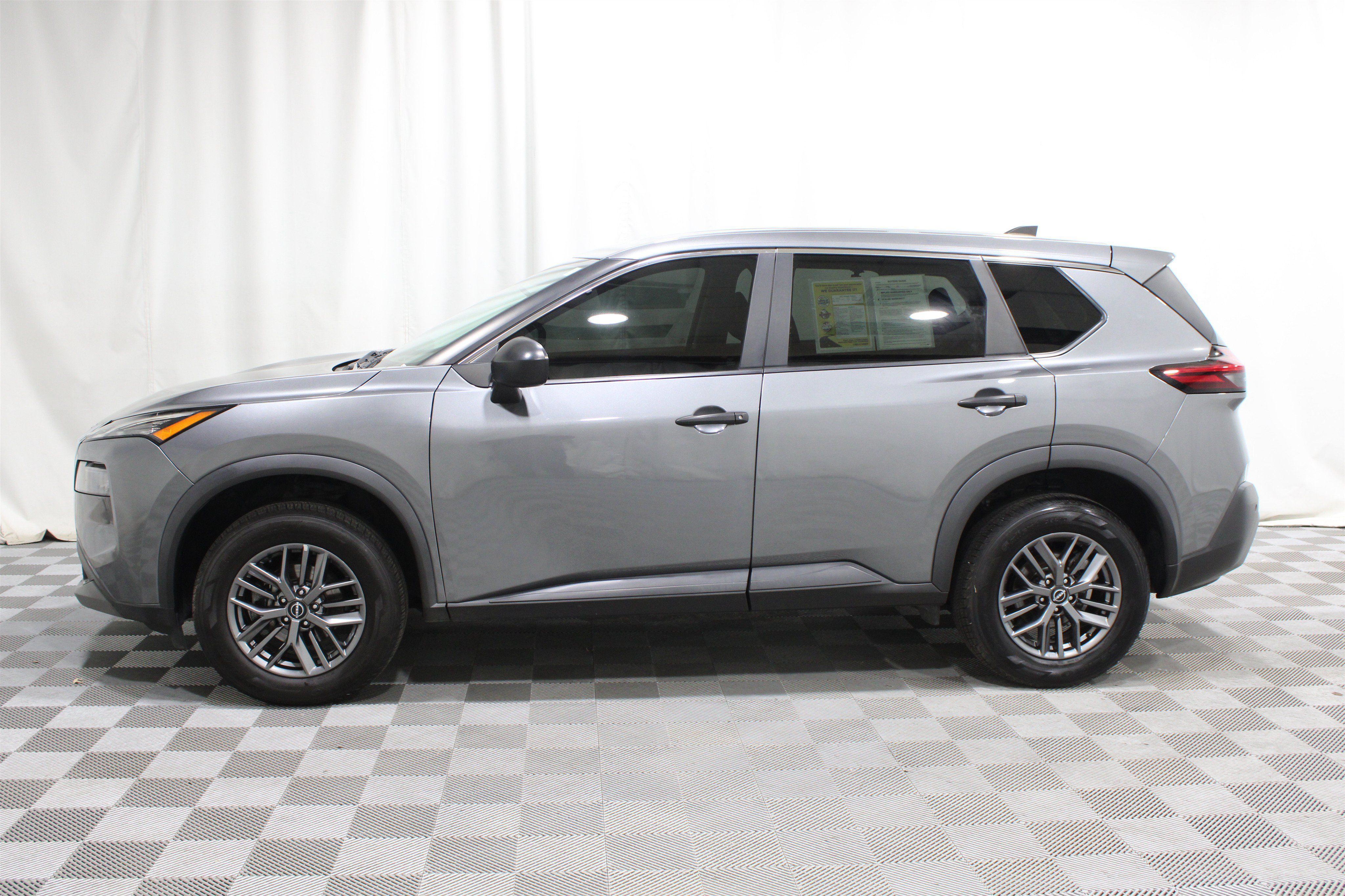 Used 2022 Nissan Rogue S AWD/4WD image 27