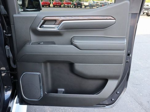 Used 2023 GMC Sierra 1500 SLT w/ SLT Premium Package image 29