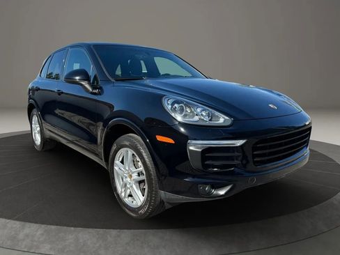 Used 2017 Porsche Cayenne AWD/4WD image 4