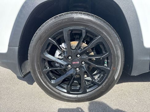 Used 2024 GMC Terrain SLT w/ Elevation Edition image 29