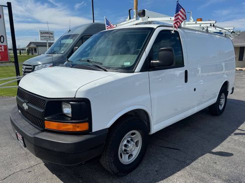 Used 2016 Chevrolet Express 2500 RWD image 1