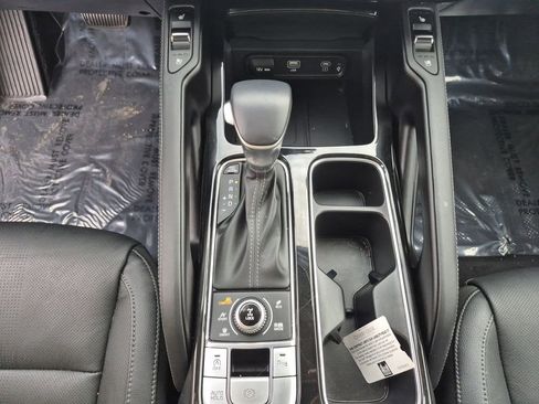 Used 2025 Kia Telluride EX image 11