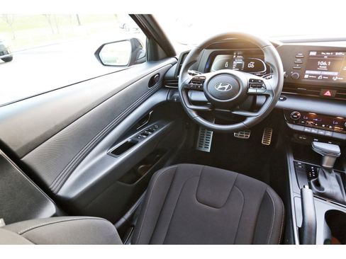 Certified 2025 Hyundai Elantra Sport image 10