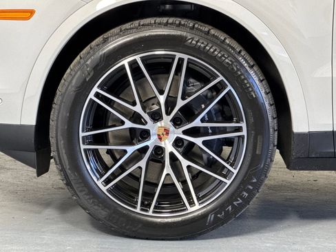 New 2026 Porsche Cayenne AWD/4WD image 34