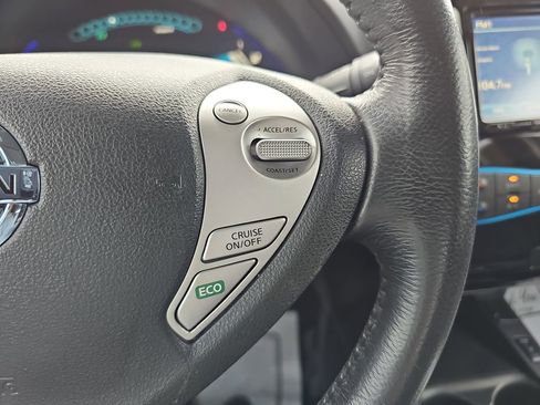 Used 2014 Nissan Leaf SV w/ LED & Quick Charge Package image 22
