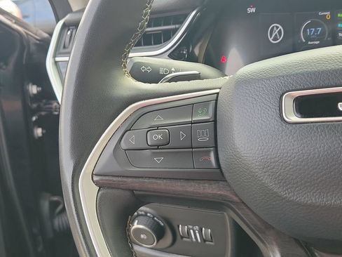 Used 2023 Jeep Grand Cherokee 4WD 4xe w/ Luxury Tech Group II image 23