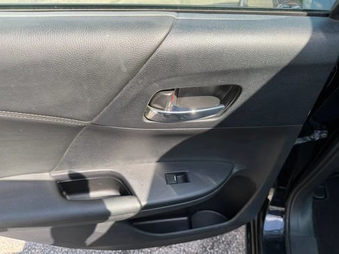Used 2015 Honda Accord EX image 17