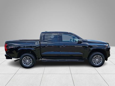Used 2024 Chevrolet Colorado LT w/ LT Convenience Package II RWD image 8