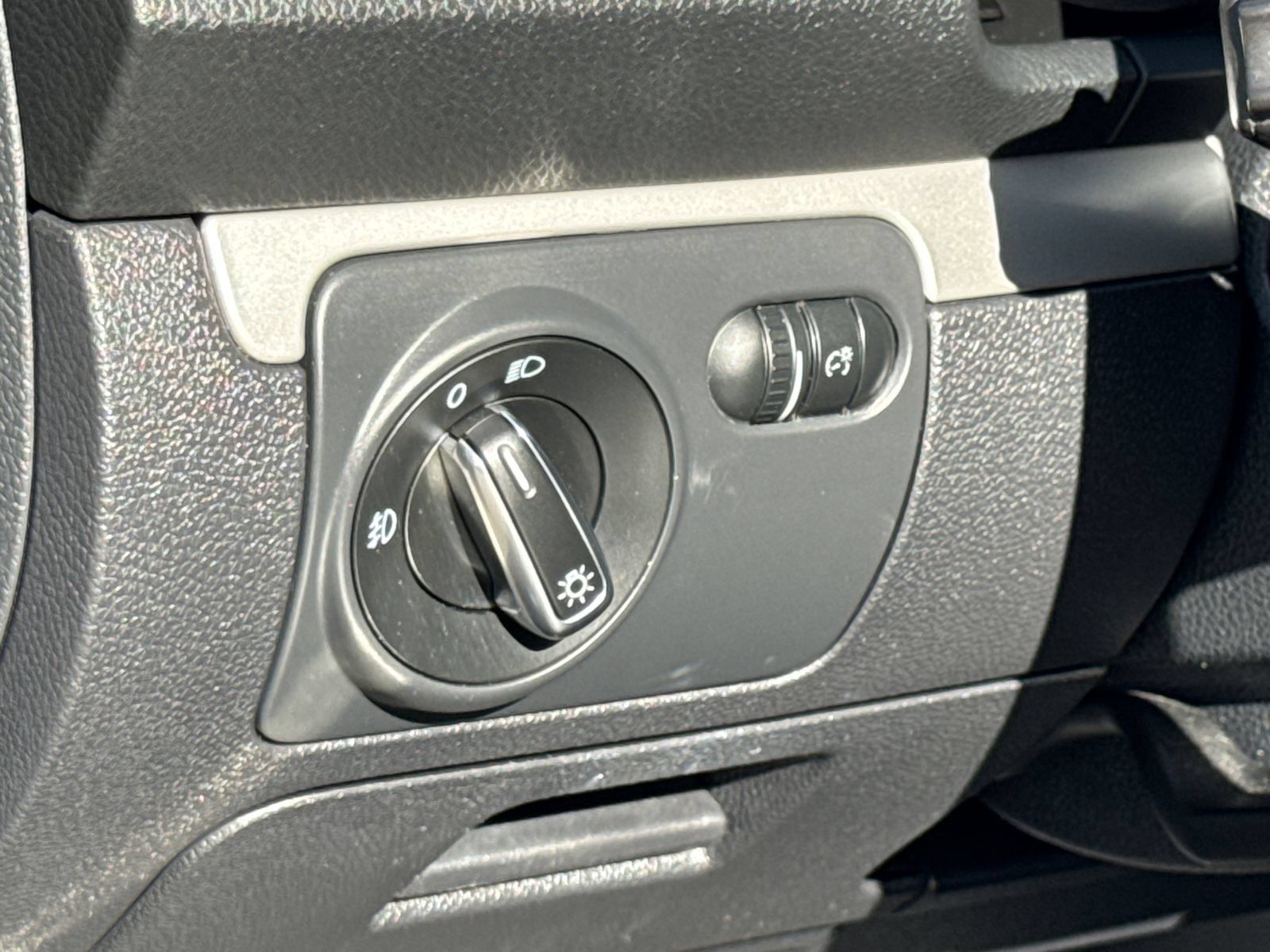 Used 2014 Volkswagen Eos Komfort FWD image 14
