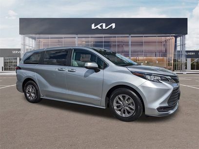Used 2021 Toyota Sienna LE
