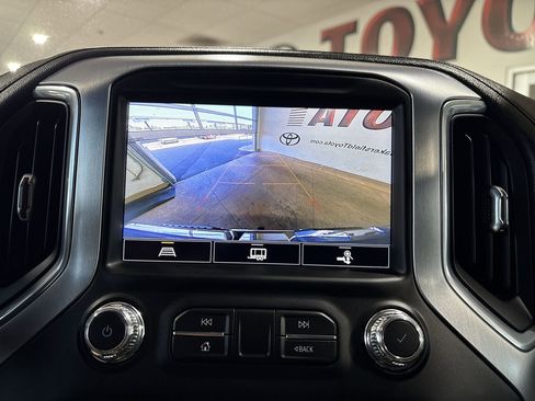 Used 2021 GMC Sierra 1500 SLT w/ SLT Premium Plus Package AWD/4WD image 18