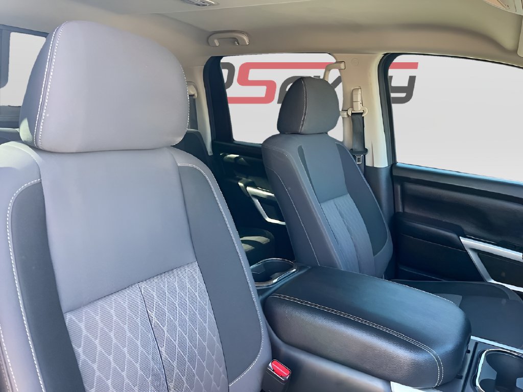 Used 2024 Nissan Titan SV w/ SV Convenience Package RWD image 27
