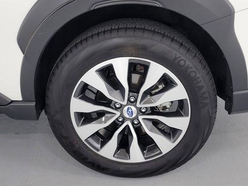 Used 2025 Subaru Outback Touring w/ Tech Package 3 image 10