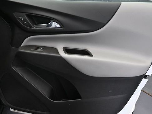Used 2024 Chevrolet Equinox LS w/ LS Convenience Package FWD image 31