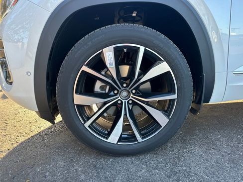 New 2026 Volkswagen Atlas Cross Sport SEL Premium R-Line image 9