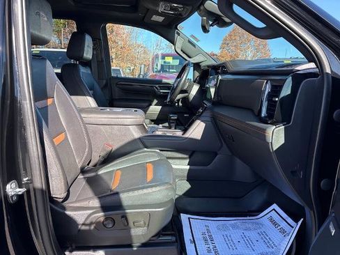Used 2022 GMC Sierra 1500 AT4 w/ AT4 Premium Package image 7